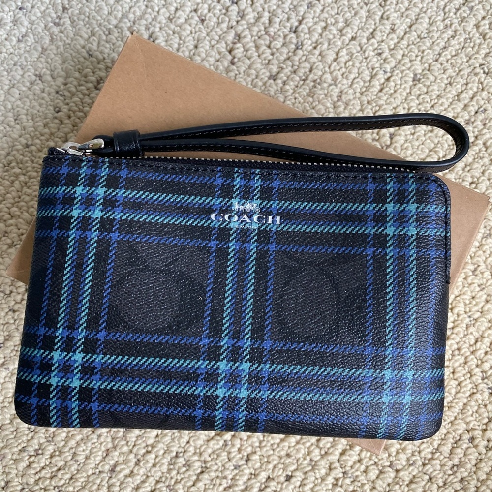NEW Coach Wristlet Wallet with Strap Navy and Light Blue Tartan Plaid